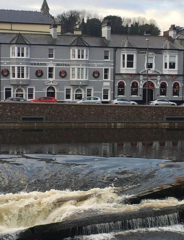 Grand Hotel Fermoy Eksteriør bilde